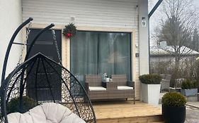 Cozy And Close To Nature, With Free Parking!